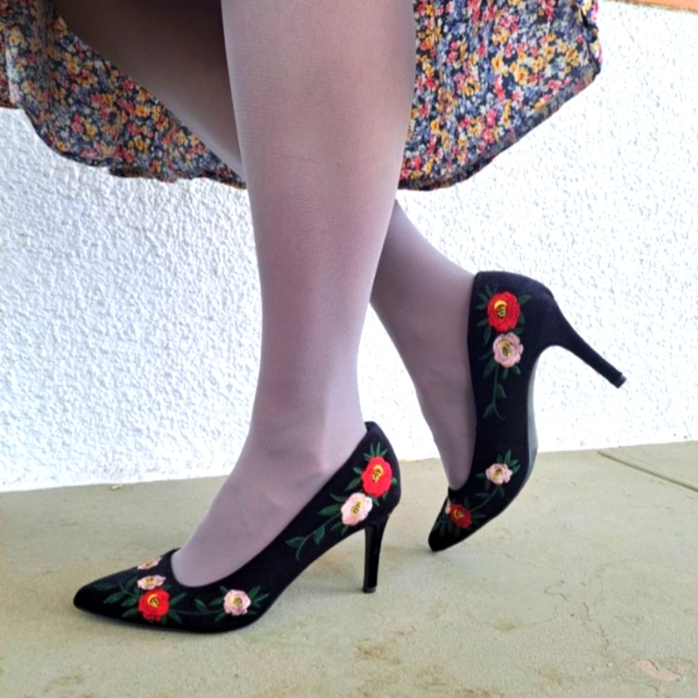 A New Day Embroidered Black Velvet Heels Size 9.5